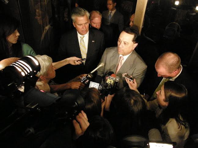 From left: Then-state Sen. Dean Skelos (R-Rockville Centre) talks to reporters with ex-state Sen. Pedro Espada (D-Bronx), who co-led a legislative coup on June, 23 2009 (Photo by Matt Ryan/Wikimedia Commons).