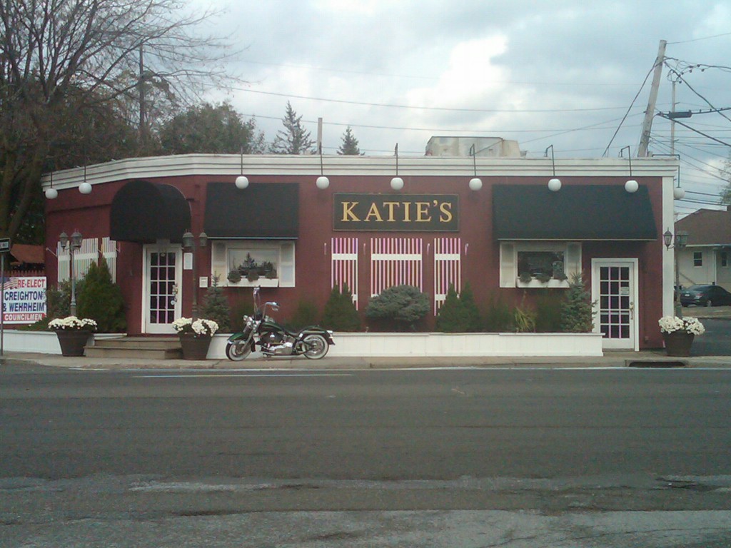 ANOTHER ROUND: Katie's Restaurant of Smithtown is said to be haunted by several spirits, perhaps the most popular Charlie, believed to be a bootlegger and bartender during the Prohibition era. (Jaclyn Gallucci / Long Island Press)