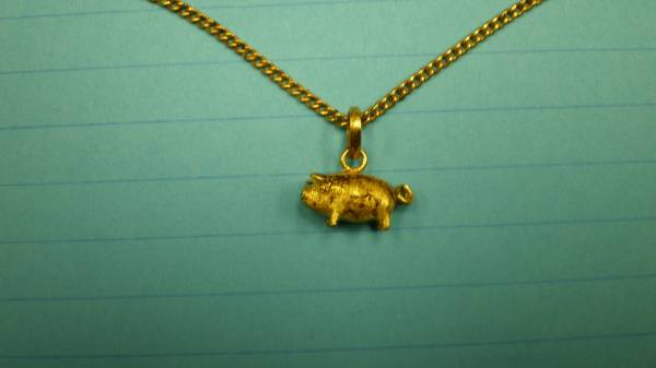 Police said this necklace was found along with a woman's skeletal remains in Lattingtown.