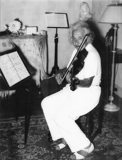 Einstein plays violin in Southold. Long Island 1939