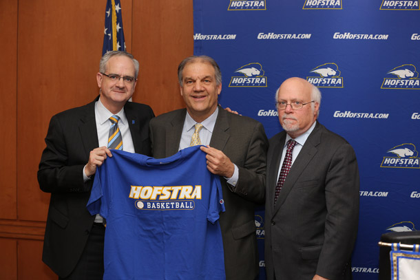 New Hofstra head coach Joe Mihalich with Athletic Director Jeff Hathaway (L) and Hofstra President Stuart Rabinowitz (R). (Photo credit: Hofstra University)