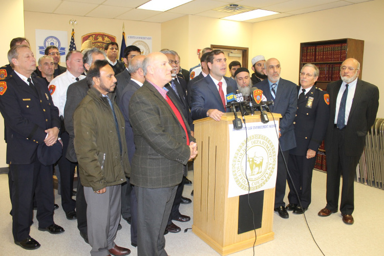 Muslim Americans leaders met with deputy commissioner of Suffolk County police Tim Sini on Dec. 17 to discuss issues facing the community. (Rashed Mian/Long Island Press)