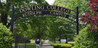 Dowling College to close
