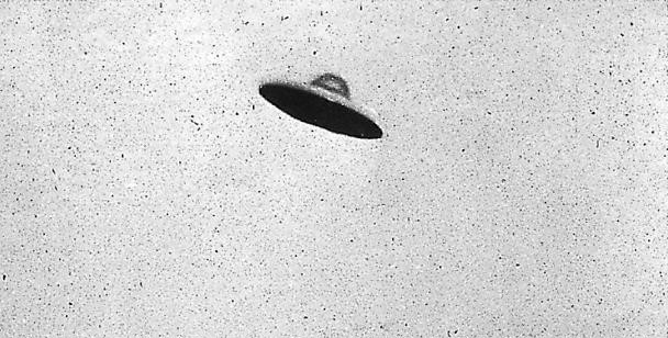 Photograph of an alleged UFO in New Jersey, taken on July 31, 1952