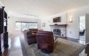 52 Mineola Ave, Roslyn Estates NY, 11576