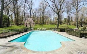 52 Mineola Ave, Roslyn Estates NY, 11576