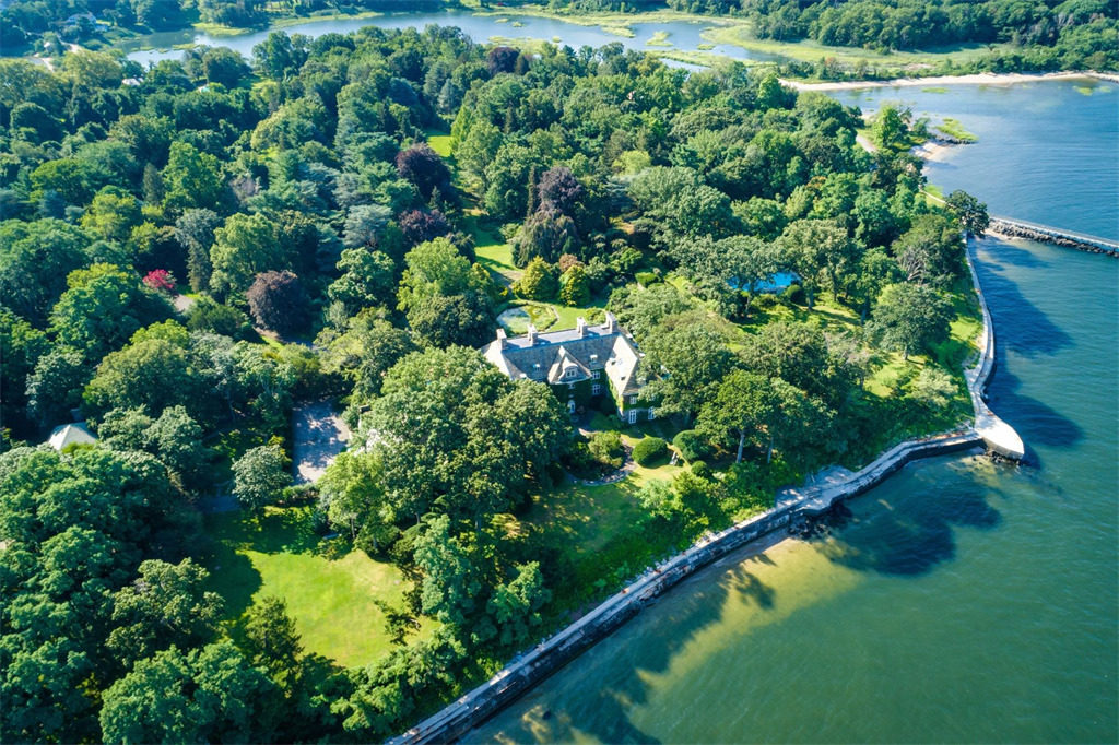 Manor House on Private Island in Glen Cove Asks 125M