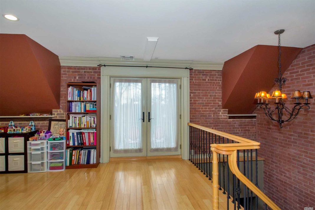 Historic Oakdale Artists Colony Townhome Asks 399K