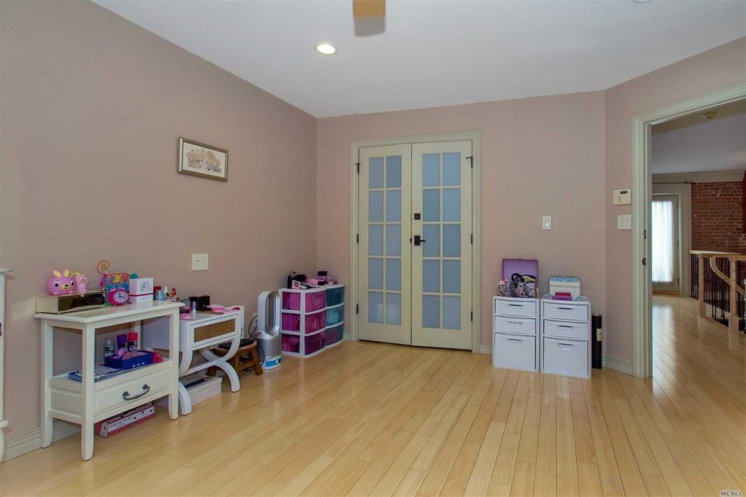 Historic Oakdale Artists Colony Townhome Asks 399K