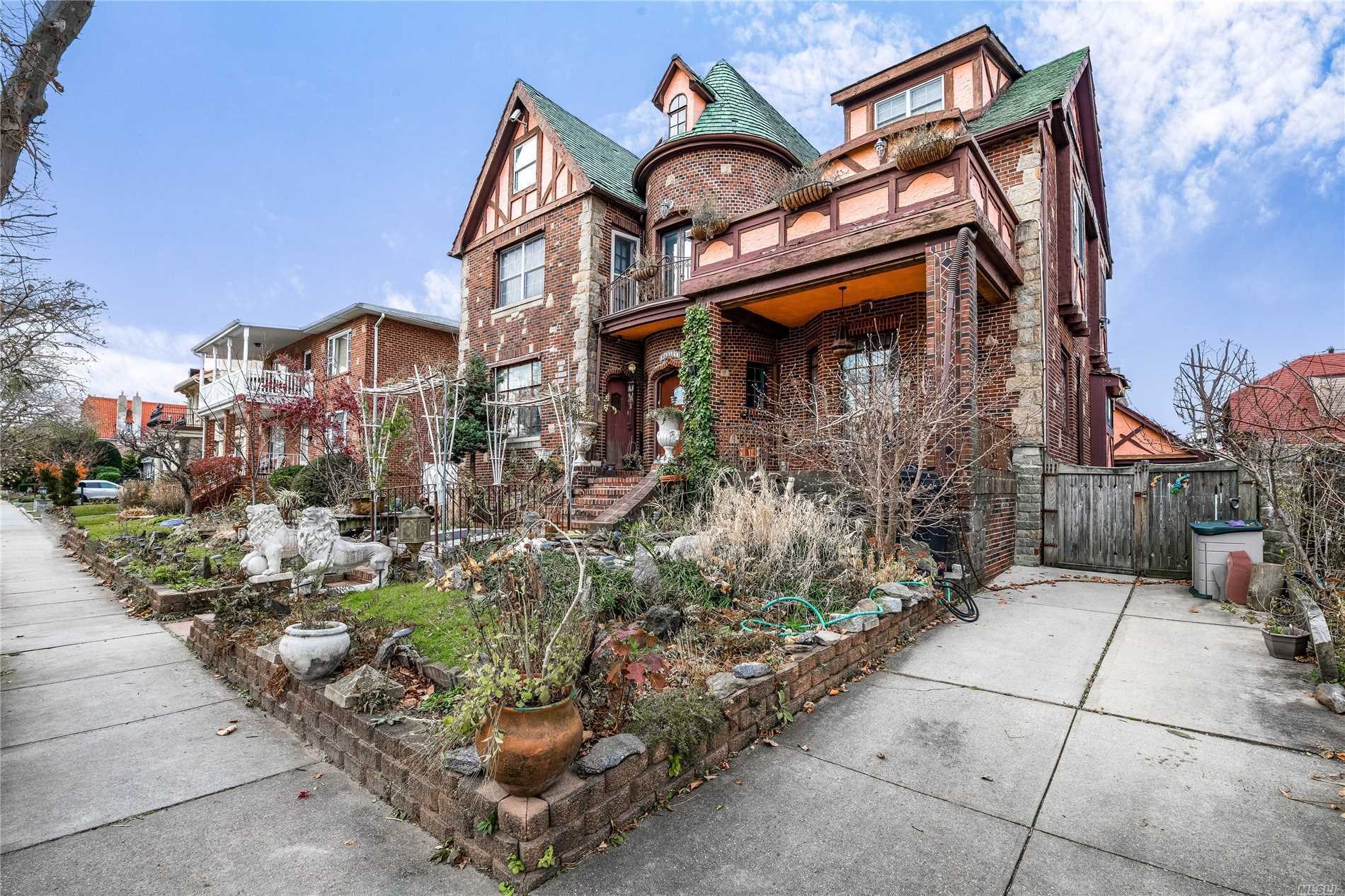 Centuryold Waterfront West Islip Home Asks 999,990