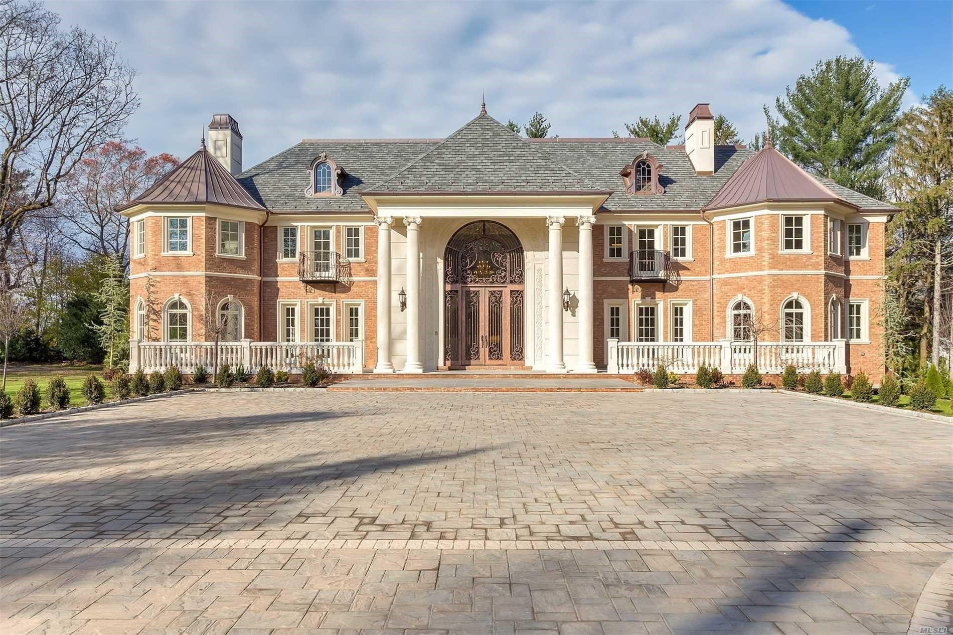 Old Westbury Mansion With Swimup Bar Asks 9.3M