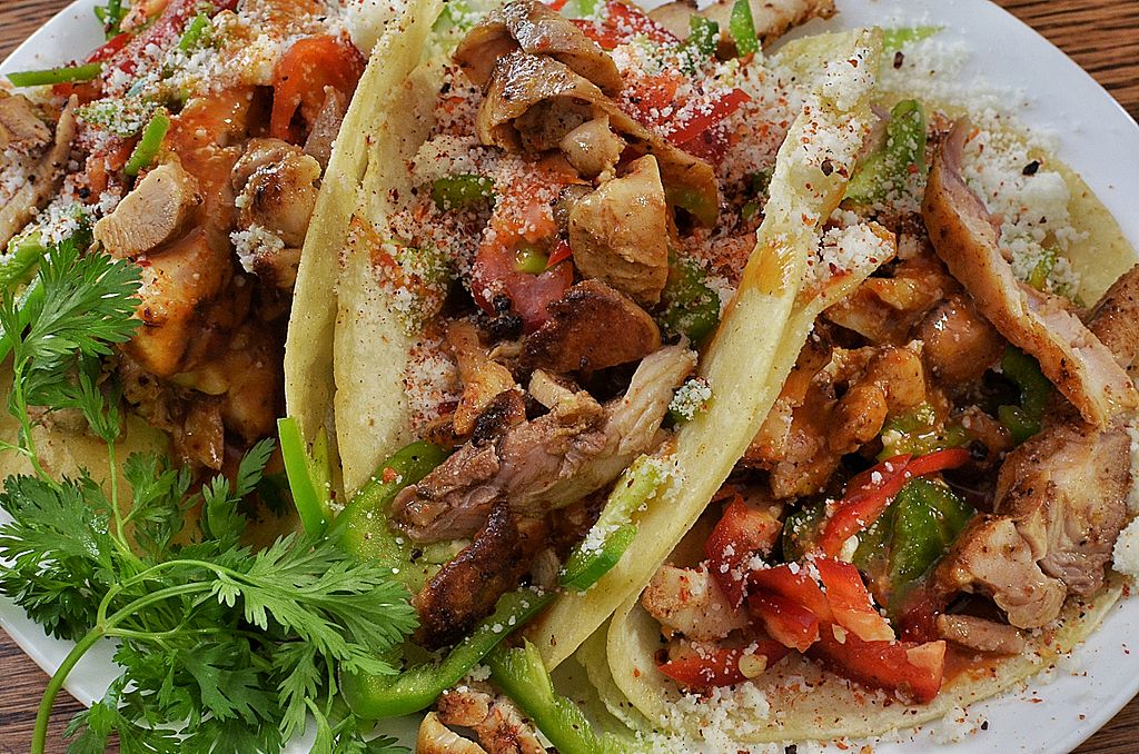 1024px-Grilled_chicken_tacos