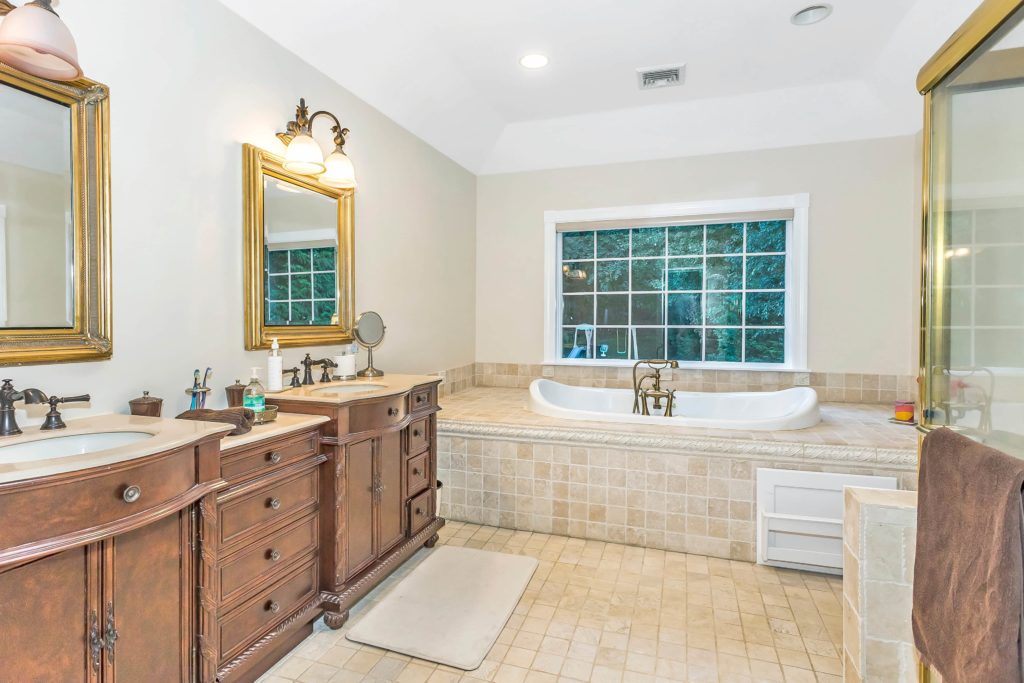 orig 19 ltphoto img 2452 7005375 1