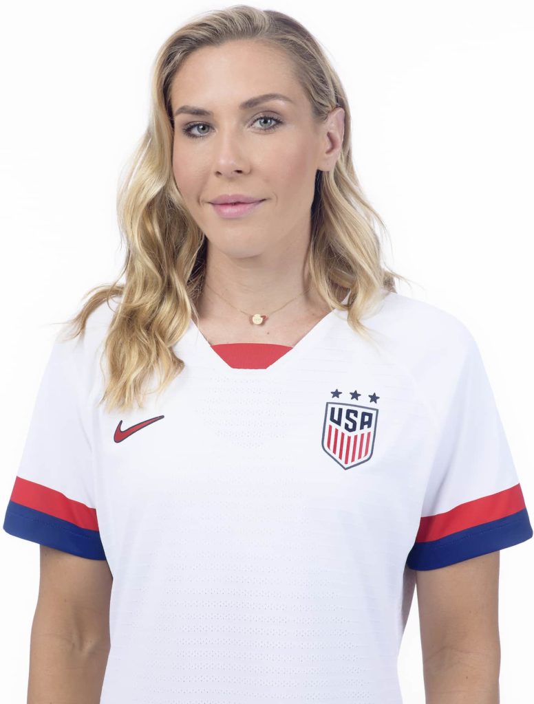 allie long 1 e1565624019589
