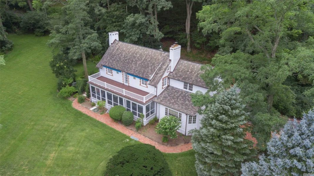 Historic Head Of The Harbor Home Asks 1.2M