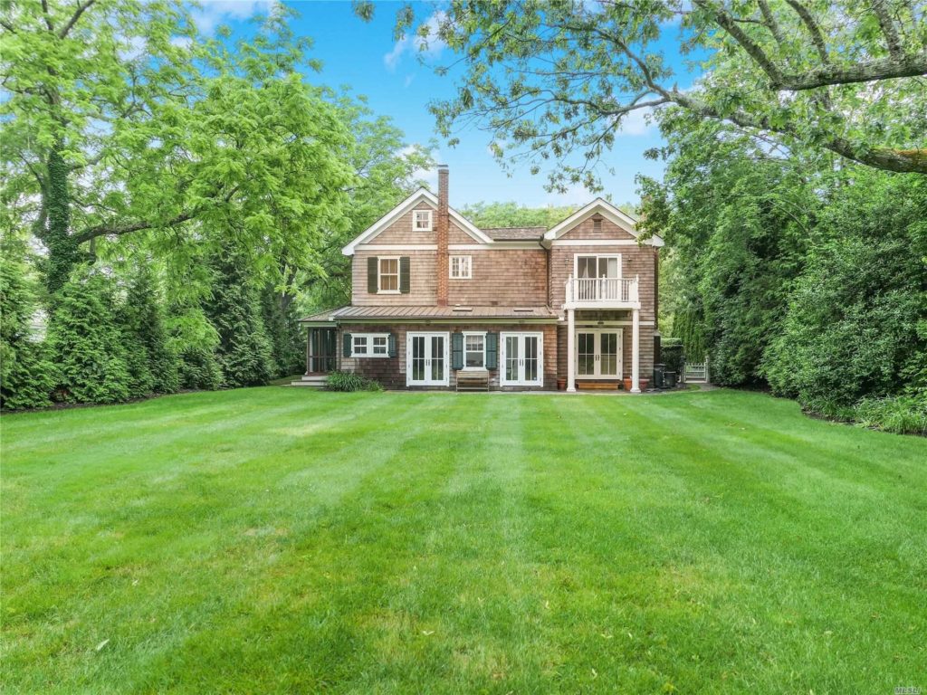 Antique Bellport Charmer Asks 1.2M