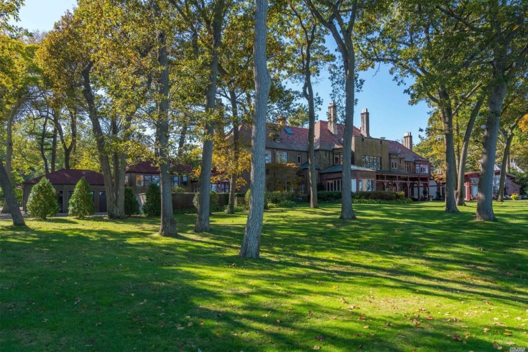 Historic Waterfront Lloyd Harbor Mansion Asks 9.5M