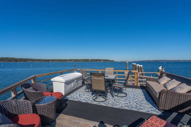 Historic Waterfront Lloyd Harbor Mansion Asks 9.5M