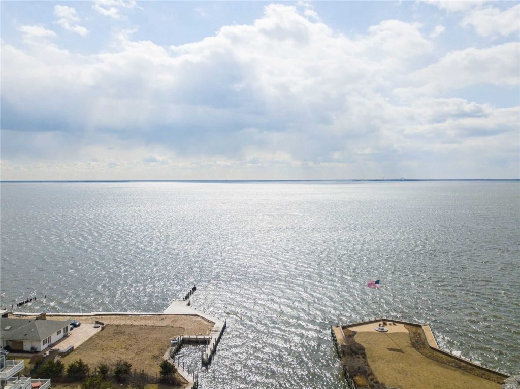 Bayberry Point Islip Colonial Asks 1.4M