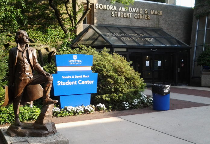 Hofstra_University,_Jefferson_statue