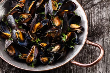 Boiled mussels