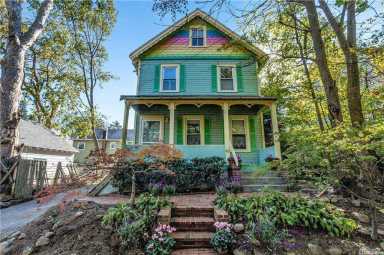 victorian home in sea cliff