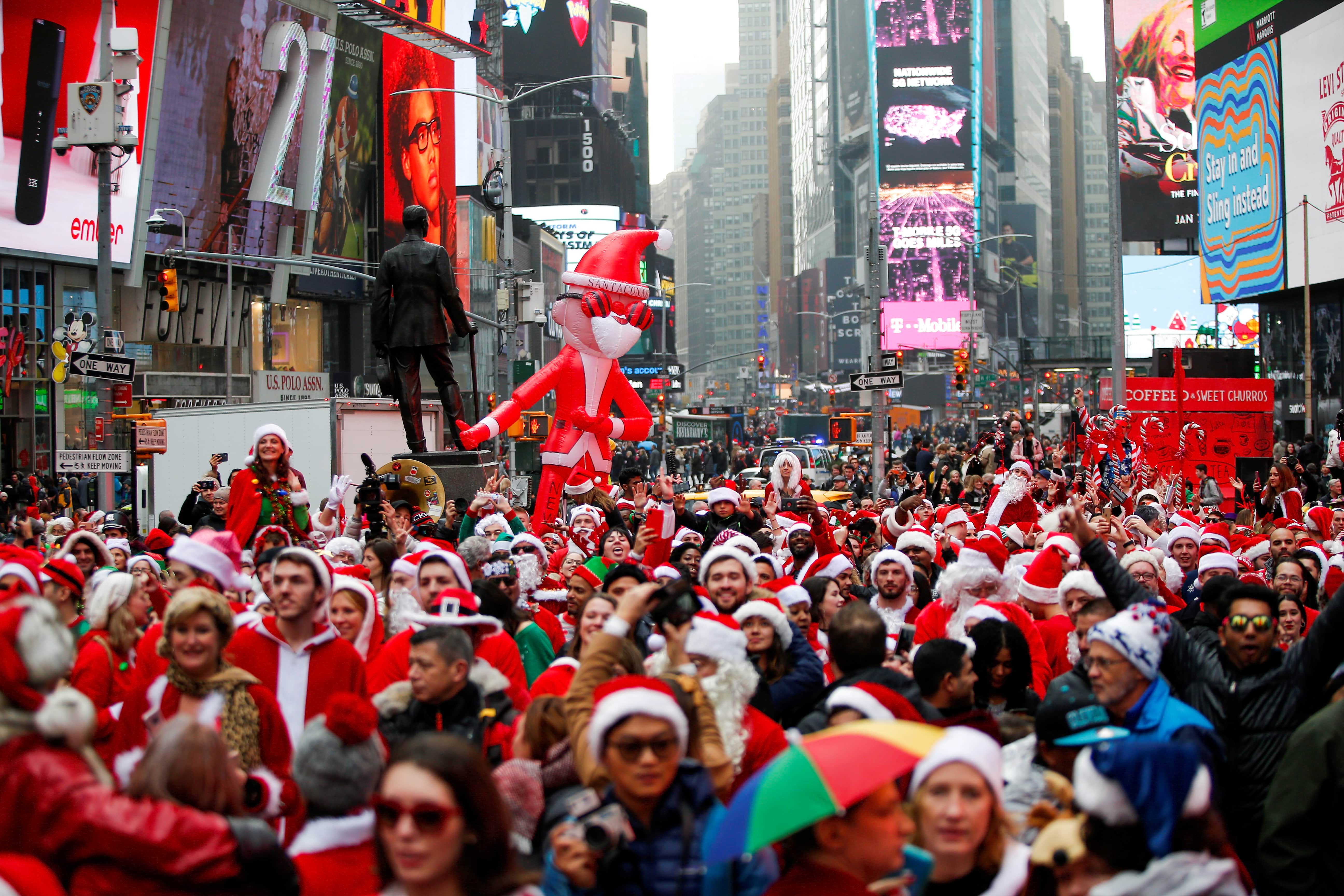 Nyc S Santacon Bar Crawl Canceled By Covid 19