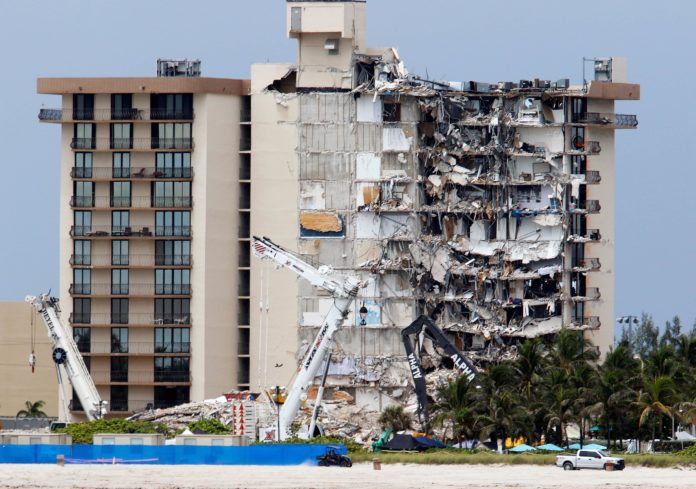 2021-07-01T175035Z_1905715891_RC2OBO9WH49X_RTRMADP_3_MIAMI-BUILDING (1) condo collapse