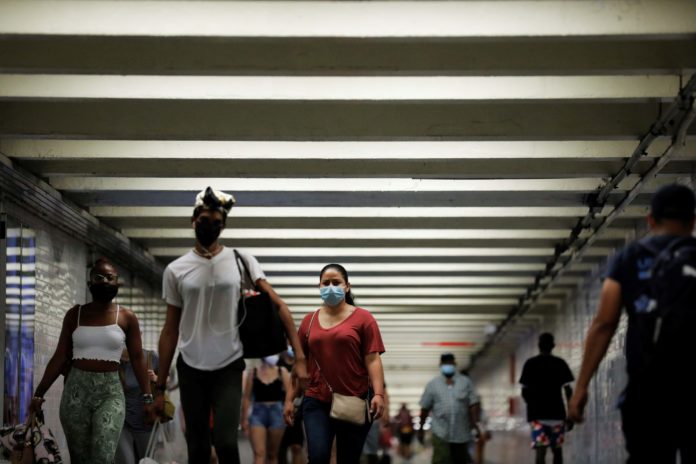 2021-07-27T141736Z_1_LYNXMPEH6Q104_RTROPTP_4_HEALTH-CORONAVIRUS-USA-MASKS (1) mask mandate