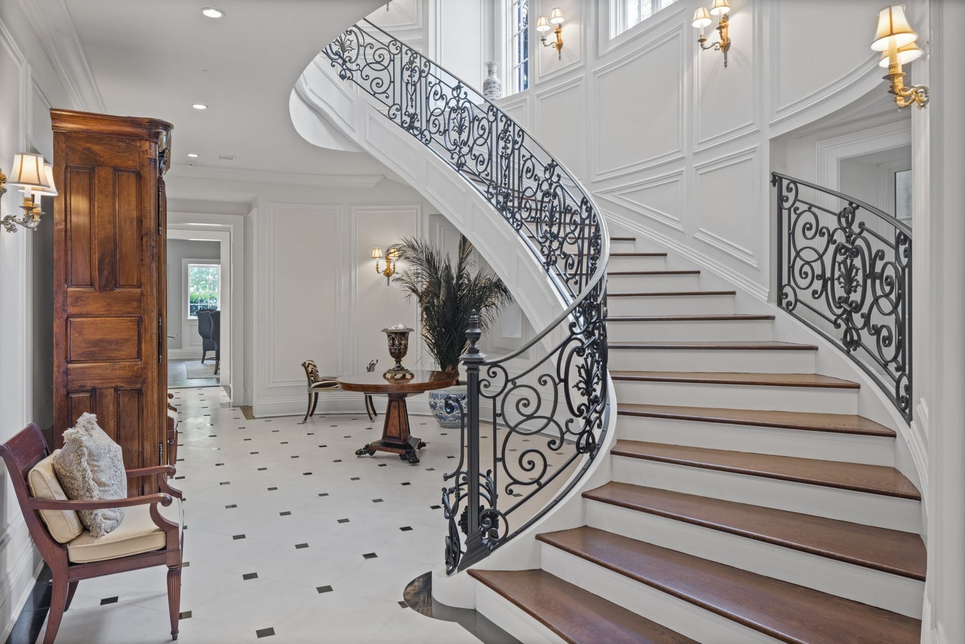 315MillHillRoad MillNeckNewYork Regina Rogers DouglasElliman Photography 103949817 high res