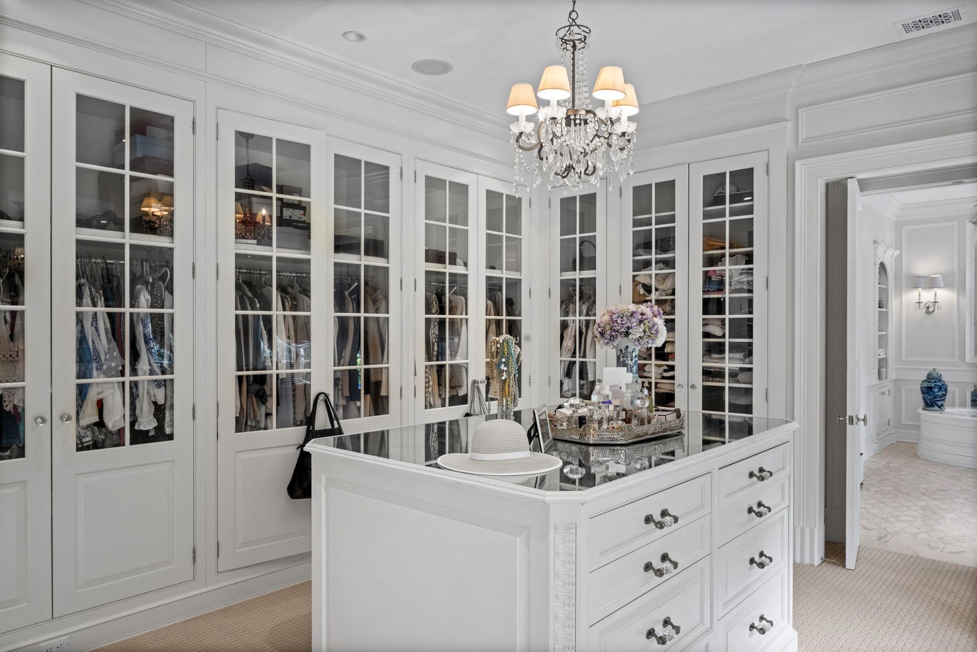 315MillHillRoad MillNeckNewYork Regina Rogers DouglasElliman Photography 103950230 high res