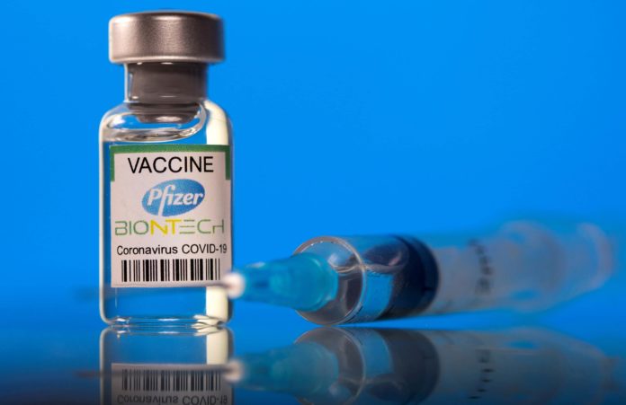 2021-08-23T134628Z_2_LYNXMPEH7M0MO_RTROPTP_4_HEALTH-CORONAVIRUS-PFIZER-USA (1) FDA