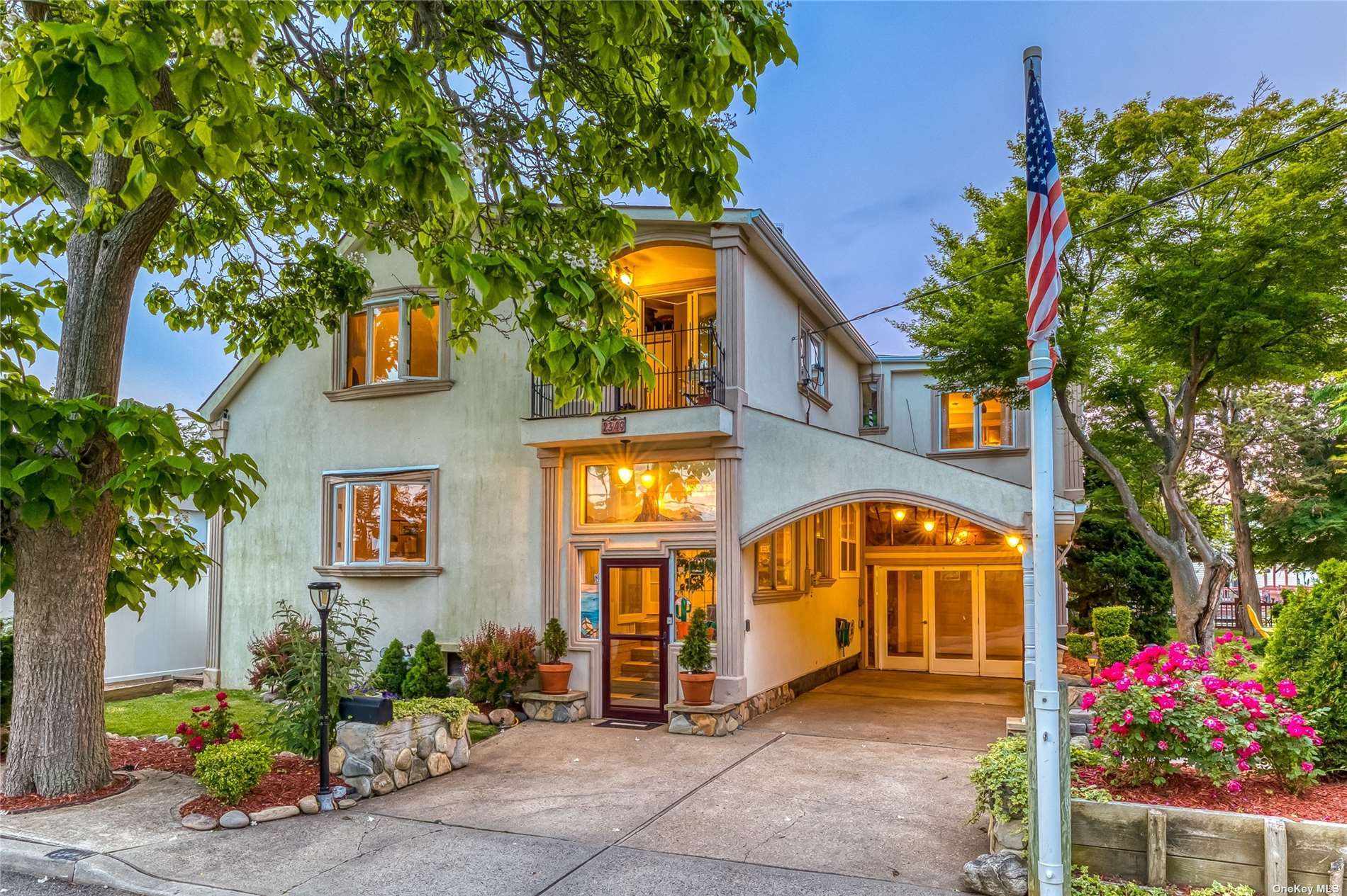 Waterfront Colonial Home in Bellmore Asks 649K