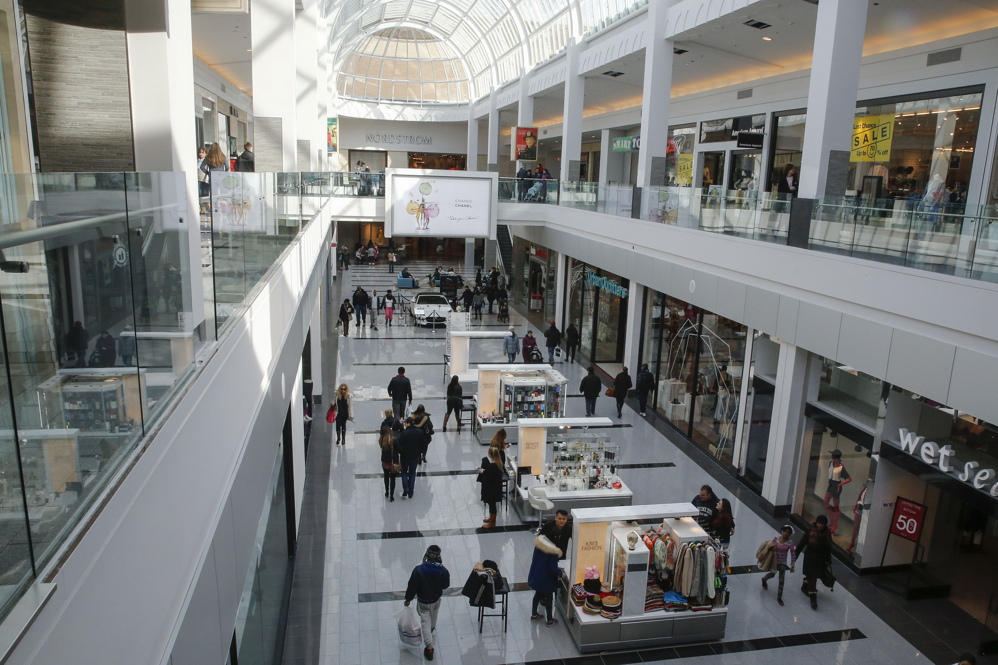 At Roosevelt Field, new shopping and dining spots