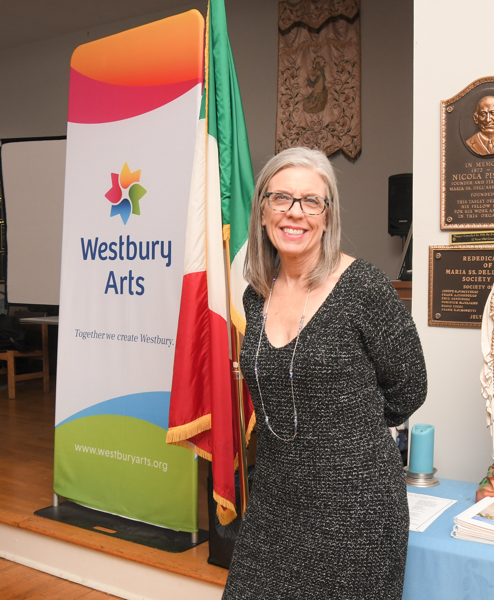 Image 2 Westbury Arts President Julie Lyon