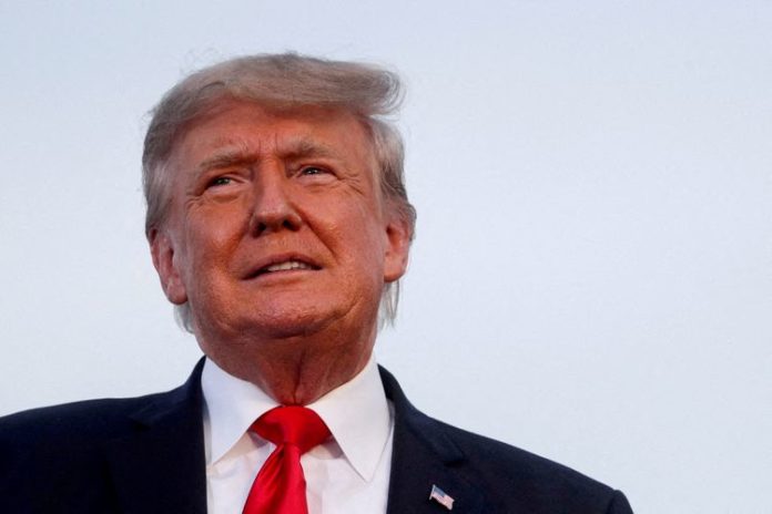 2022-01-11T190731Z_1_LYNXMPEI0A0WL_RTROPTP_4_USA-TRUMP-MARY-TRUMP-LAWSUIT (1) trump family
