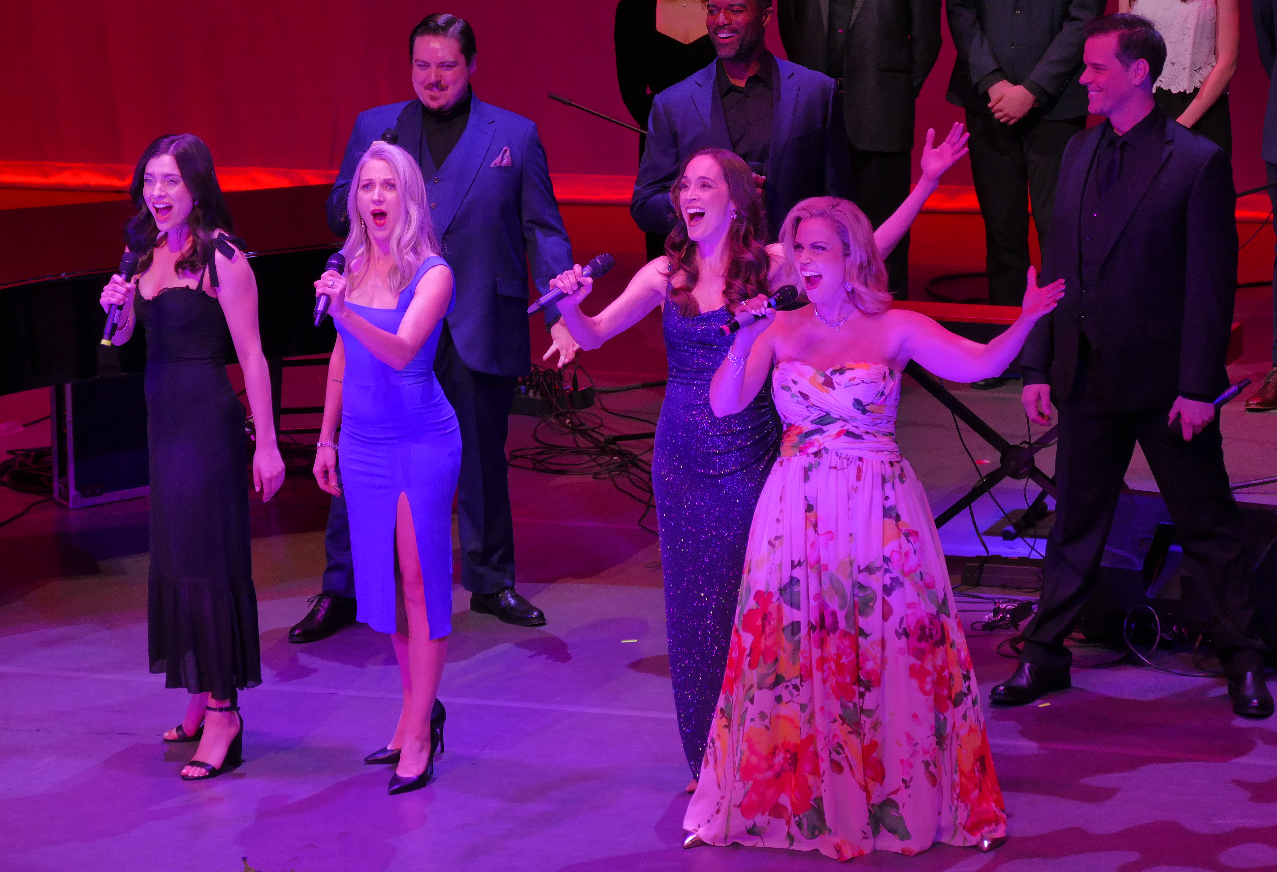 Rvc Ctr Molloy College l to R Julia Udine Sara Jean Ford Elizabeth Welch Raquel Suarez Groen of Phantom of the Opera fame sing together 4522 Joe Abate