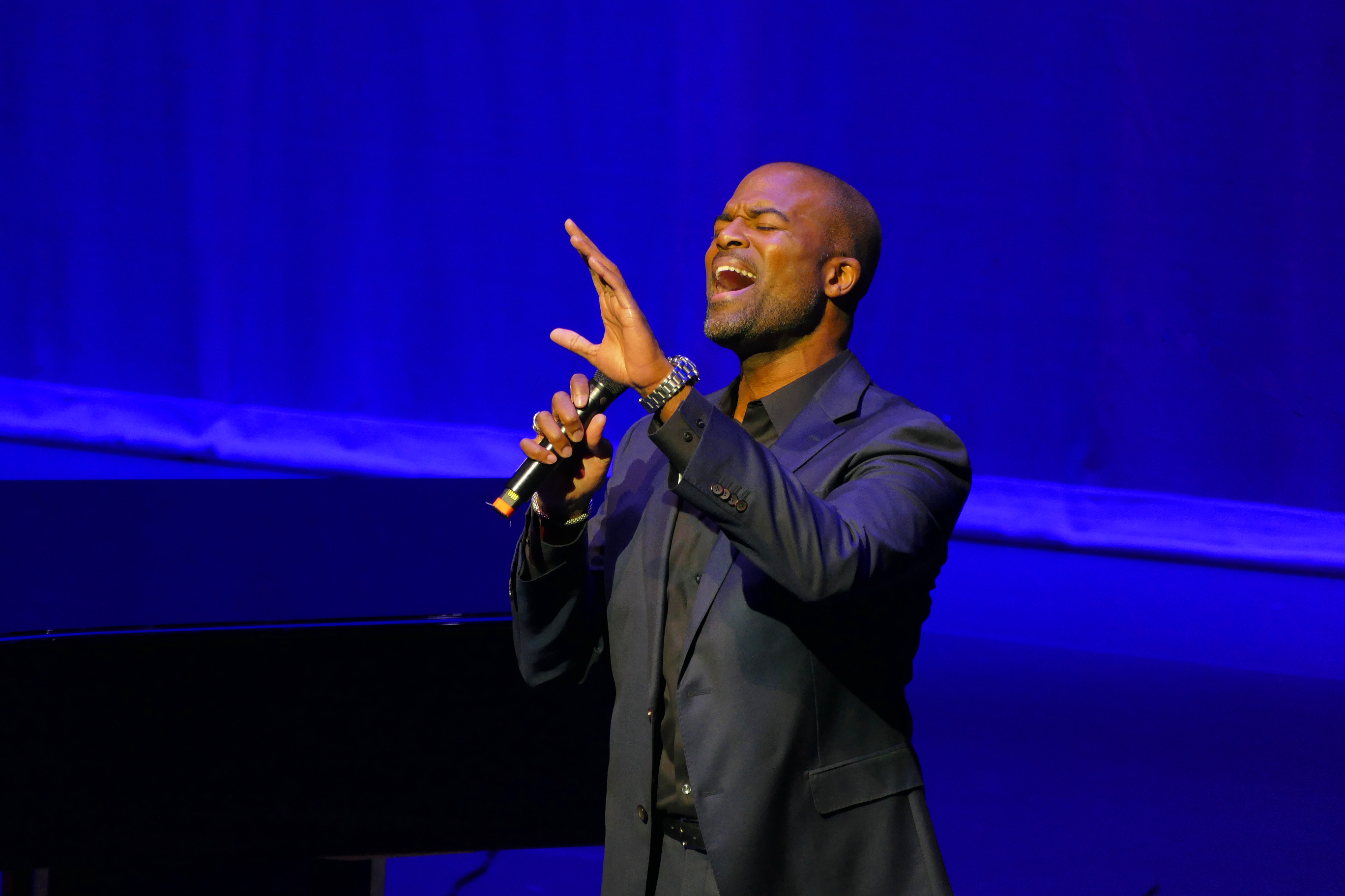 rvc ctr molloy college derrick davis of phantom of the opera fame sings somethings coming from wesr side story 4522 joe abate