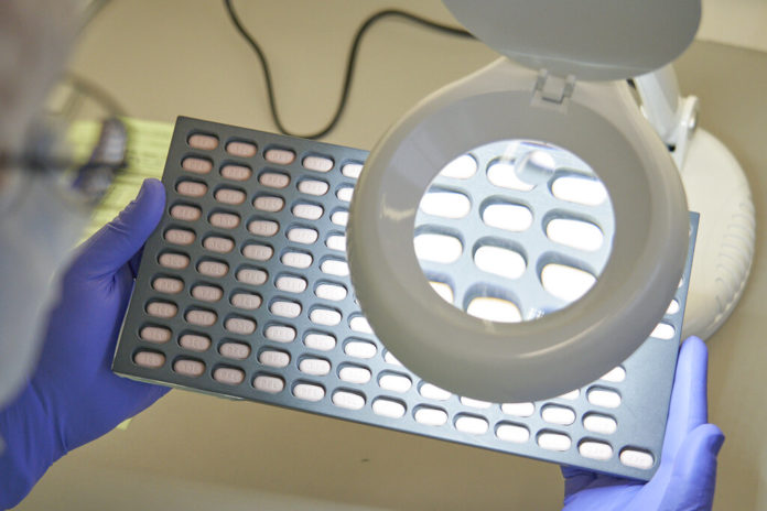 Virus Outbreak COVID Pill pfizer pill