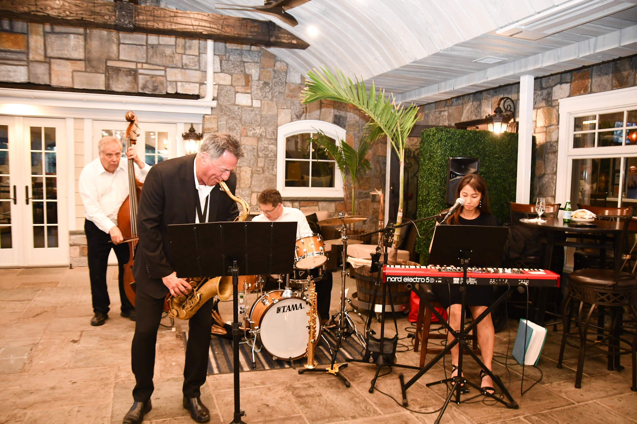 image 20 rise life services at del vino vinyards for the rise on the vine event