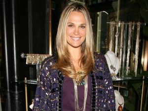100420 molly simms ap 522 regular
