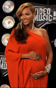 110830 beyonce bump