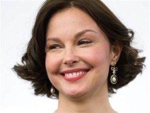 120315 ashley judd 5p.380