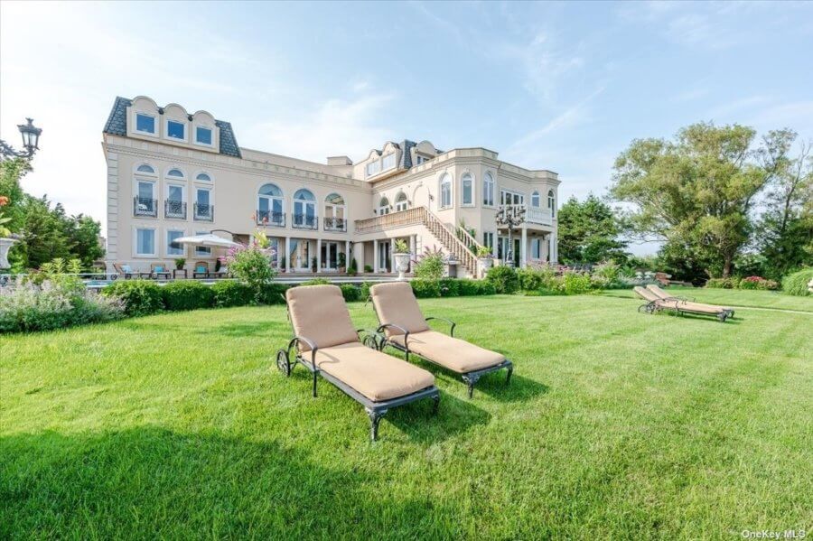 Regal Bayfront Mansion in Hewlett Harbor Asks 5.5M
