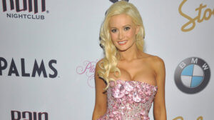 800 holly madison boobs ap 110929