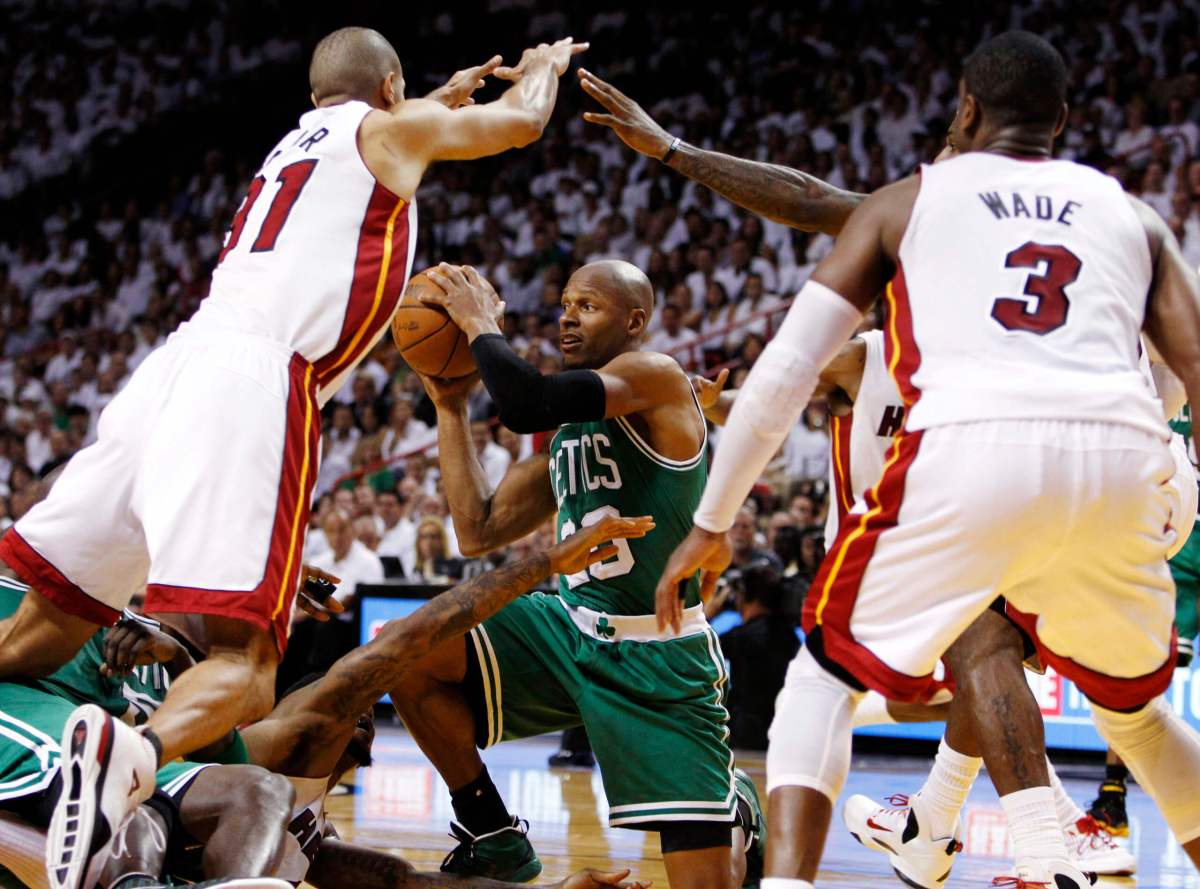 Ray Allen joins Heat