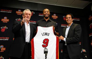 Rashard Lewis joins Heat