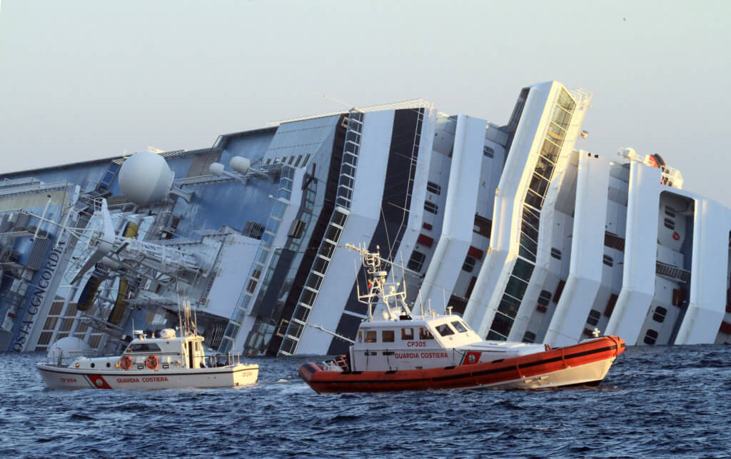 Italy Cruise runs aground