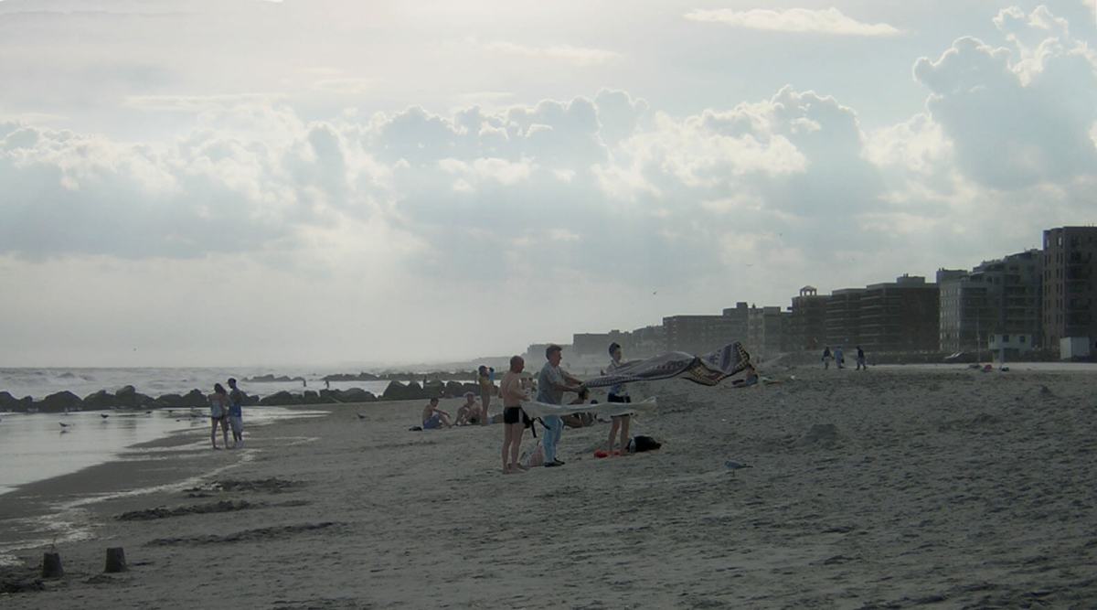 Long Beach – High Winds Makes Leaving The Beach Quickly Difficult – 8512 – Joe Abate