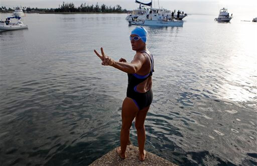 Nyad swimming again